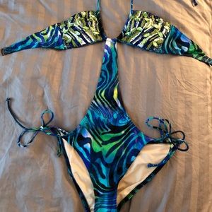 SEXY Victoria’s Secret cutout one piece!